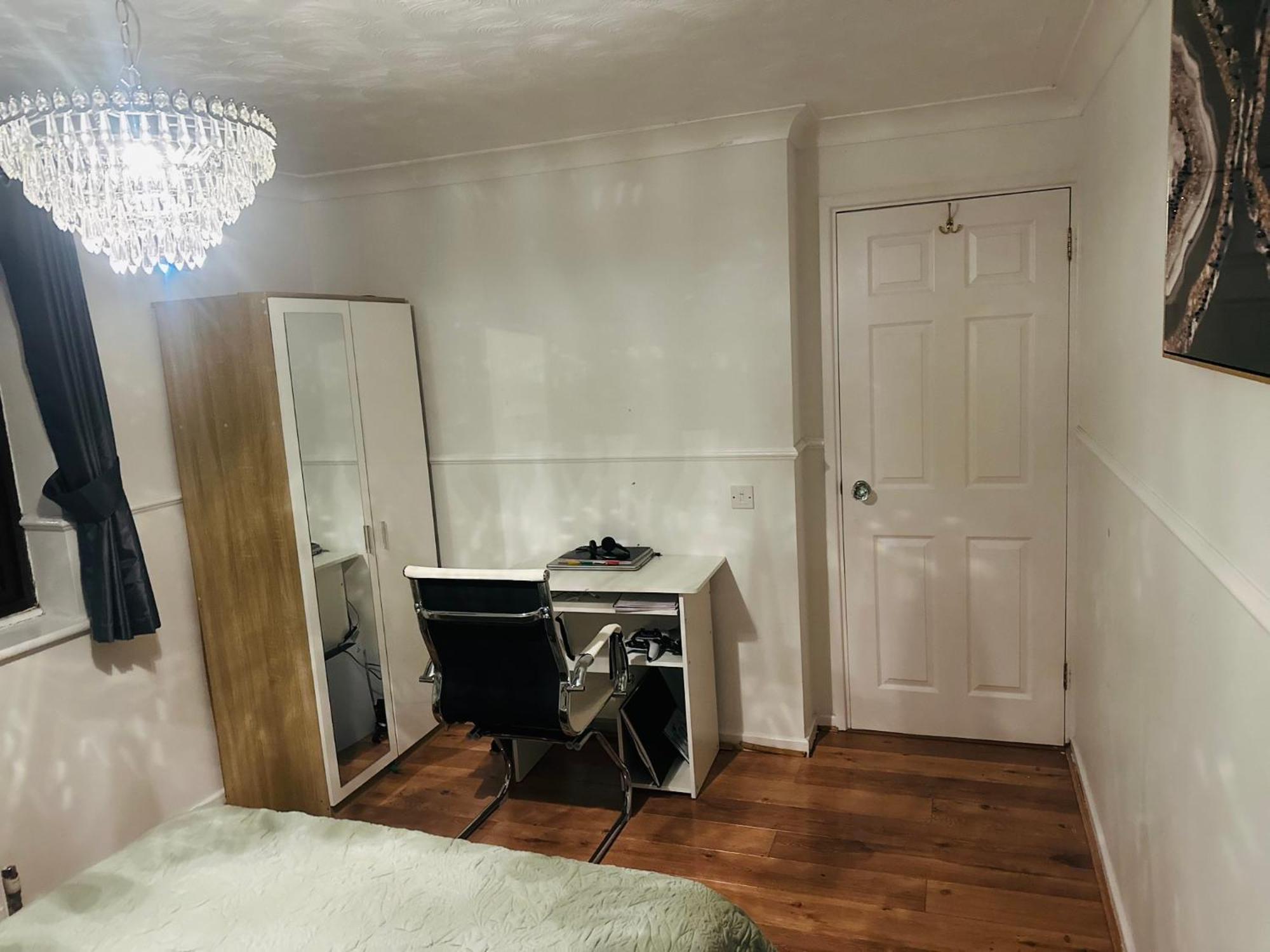 Home Away From Home Swindon Zewnętrze zdjęcie