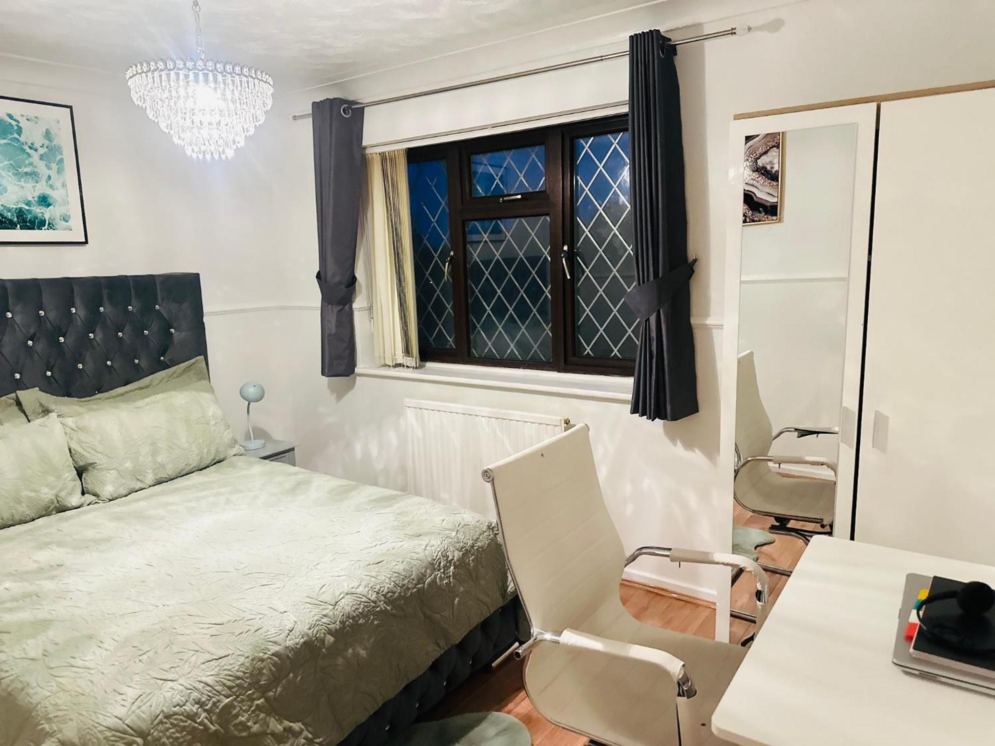 Home Away From Home Swindon Zewnętrze zdjęcie